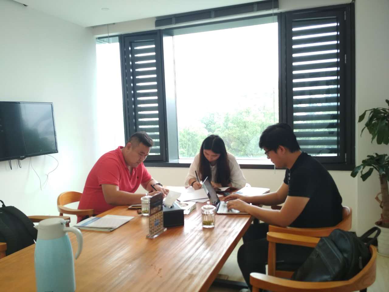 熱烈祝賀劉總簽約創(chuàng)綠家山東省縣級市代理！