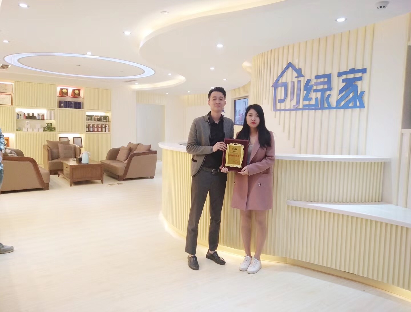 熱烈祝賀錢總簽約創綠家浙江省縣級市代理！