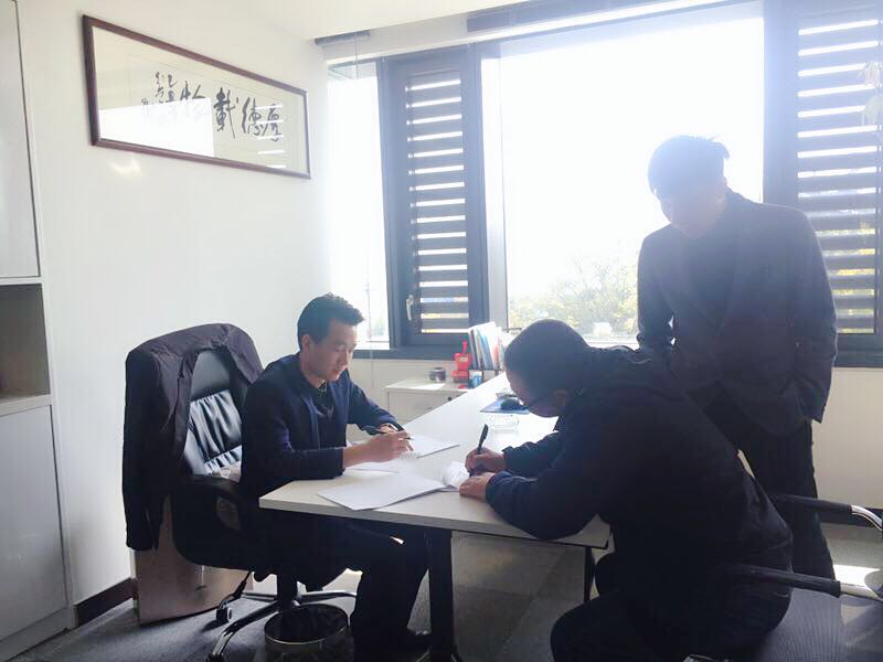 熱烈祝賀周總簽約創綠家湖州市區級代理！