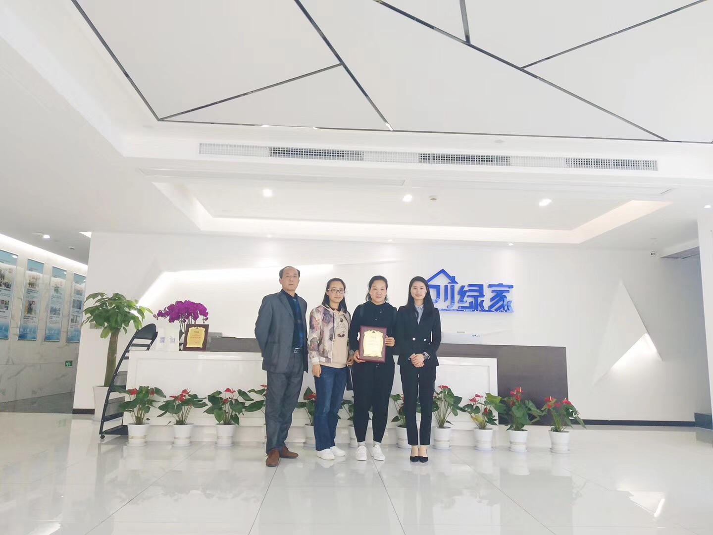 熱烈祝賀李總簽約創綠家撫州市區級代理！