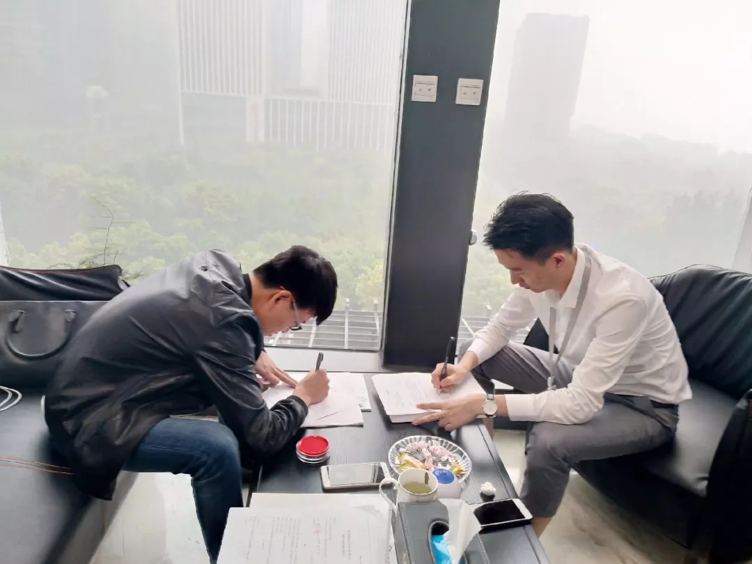 熱烈祝賀王總簽約創綠家遂川市縣級市代理！