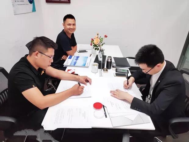 熱烈祝賀王總簽約創(chuàng)綠家?？谑袇^(qū)級(jí)代理!