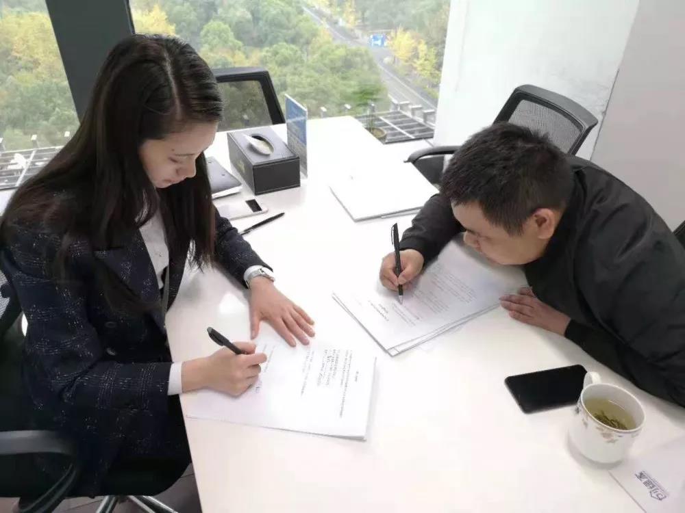 熱烈祝賀裴總簽約創(chuàng)綠家江蘇省鎮(zhèn)江市區(qū)級代理！