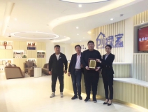 熱烈祝賀魏總、吳總、楊總簽約創(chuàng)綠家陜西省市級代理!