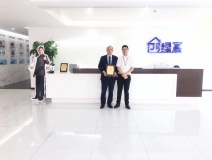 熱烈祝賀尚總、鄧總夫婦簽約創(chuàng)綠家四川省市級(jí)代理！