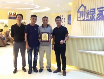 熱烈祝賀佛山高明陳總、李總、彭總簽約創(chuàng)綠家！